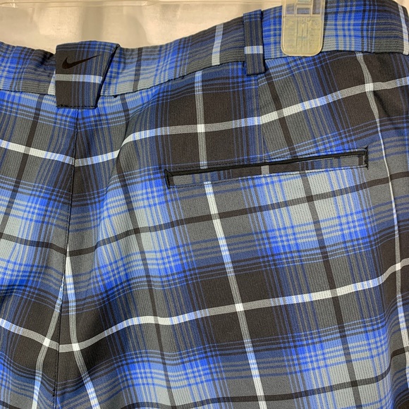 Nike Golf DRI FIT Mens  Elegant Blue Plaid Shorts Size 40 - Picture 3 of 14